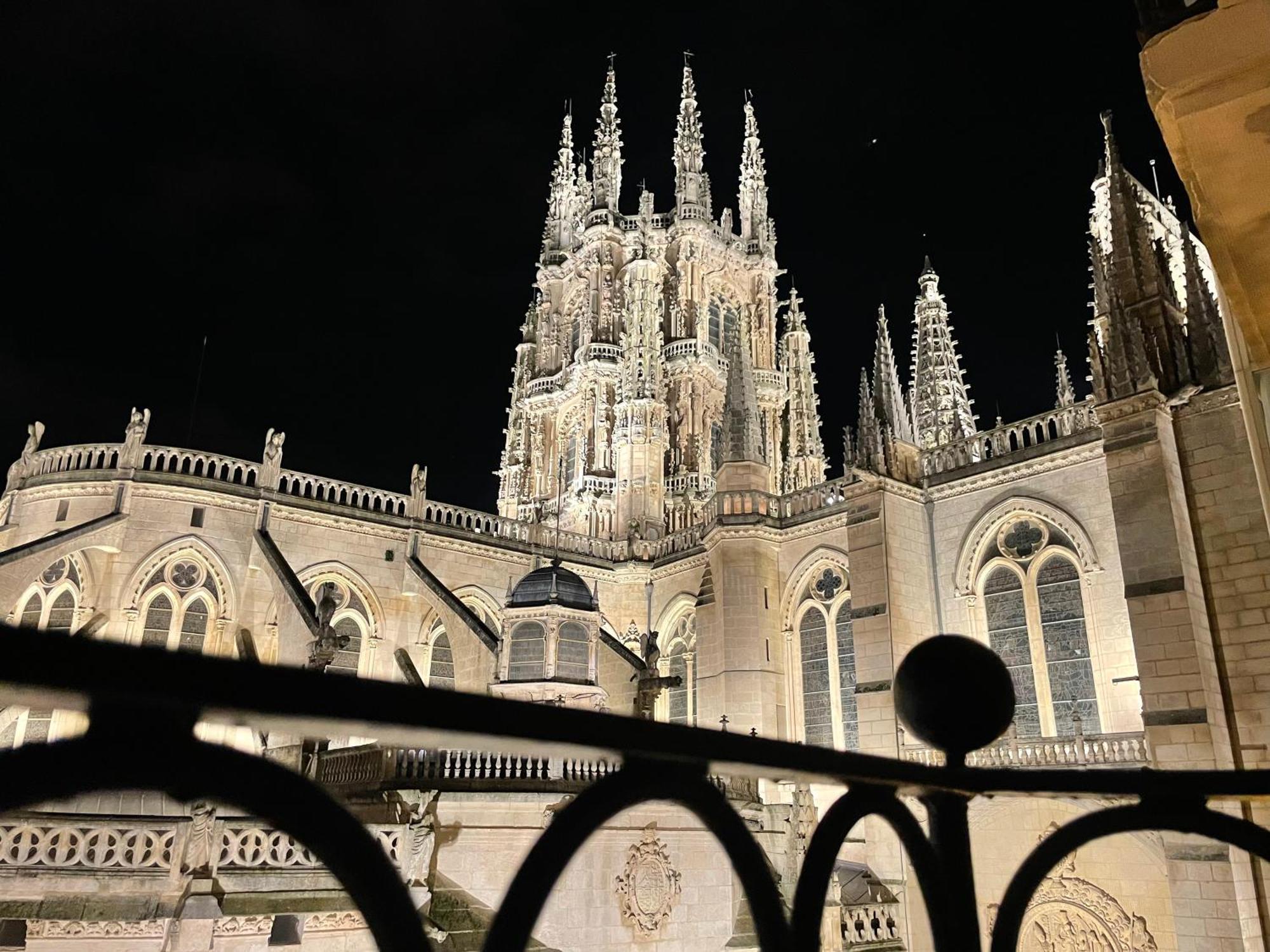 Contemplando La Catedral By Exclusive Burgos Apartments Eksteriør bilde